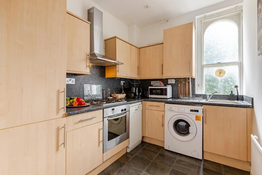 2 Bedroom Flat In St Johns Wood Лондон Экстерьер фото