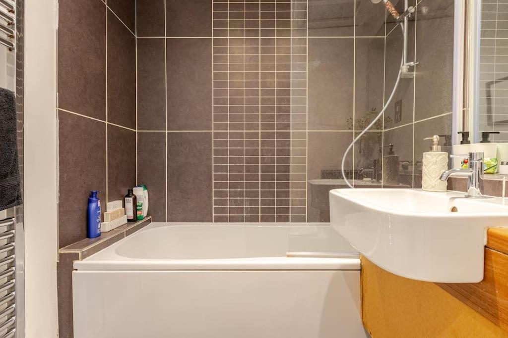 2 Bedroom Flat In St Johns Wood Лондон Экстерьер фото